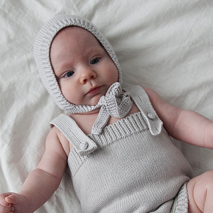 LITTLE BUNNY set gray baby bodysuit  and bonnet Apero